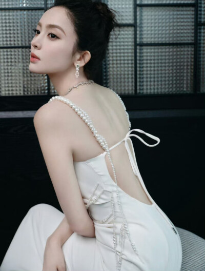 娜扎
图源微博侵删