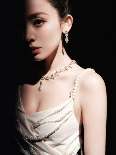 娜扎
图源微博侵删