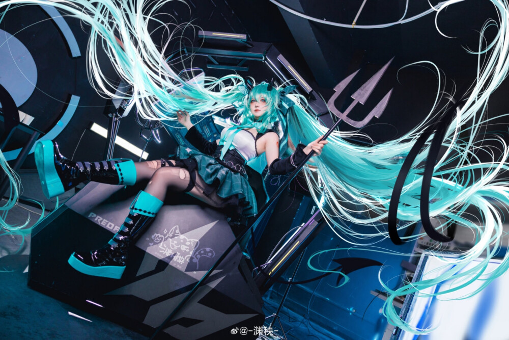 初音未来/coser
CN:—渊秧—