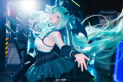 初音未来/coser
CN:—渊秧—