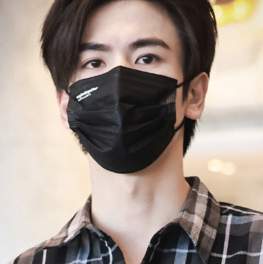 张凌赫 拿图收单关注