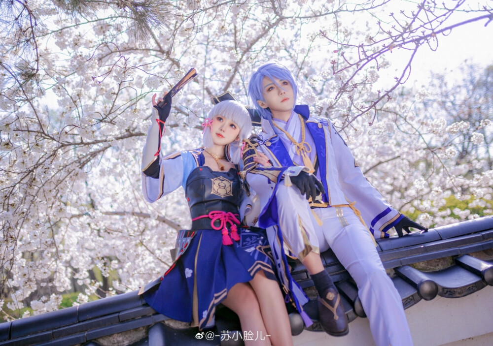 原神/coser
神里绫人：荣耀耀耀
神里绫华：苏小脸儿