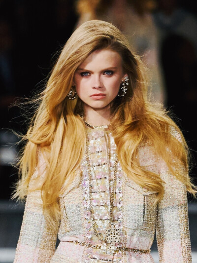 Makeup from CHANEL Cruise 2024
weibo@Twice-Chic