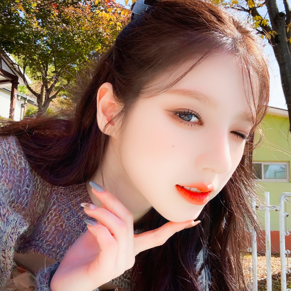 Beauty arrival.
Heejin.
Algorithm.