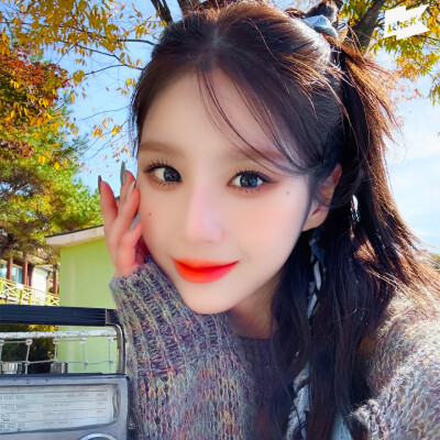 Beauty arrival.
Heejin.
Algorithm.