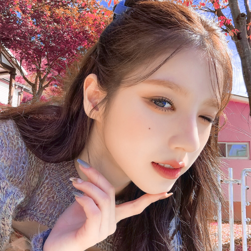 Beauty arrival.
Heejin.
Algorithm.