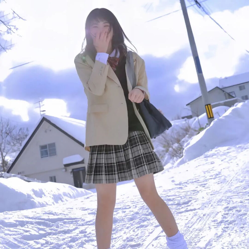 ꕤ 冬日女头
我从未如此爱过任何人，一如我爱你。——《破云》
