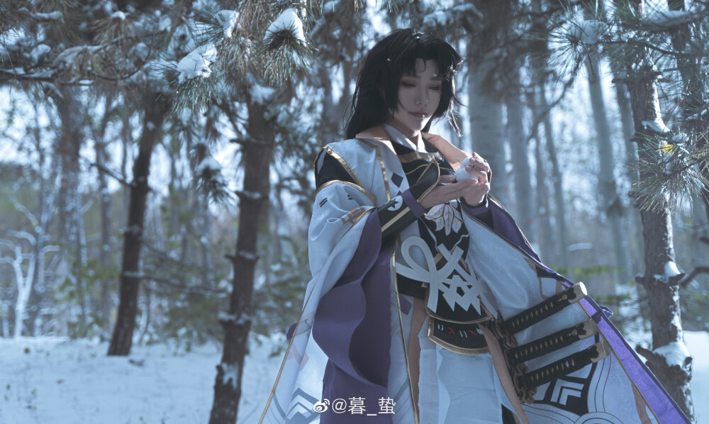 阴阳师/coser
鬼切•白槿霜风
CN：暮_蛰