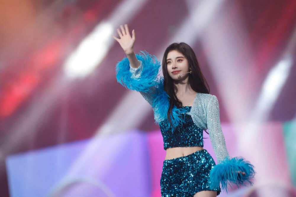 来自鞠婧祎的大舞台！