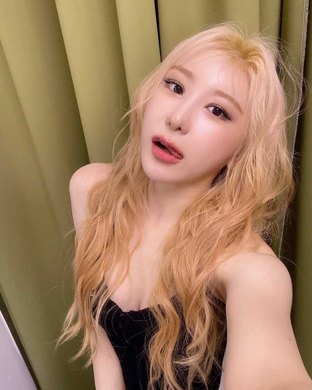 李彩演