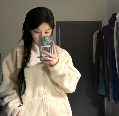 威士忌柠檬片冰水都已经准备好了剩下的时间就交给音乐和小说