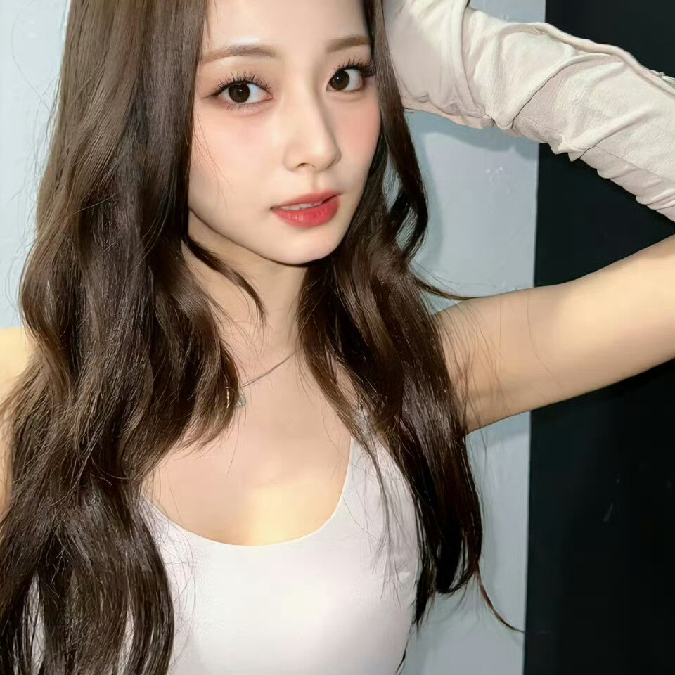 周子瑜 の 头像