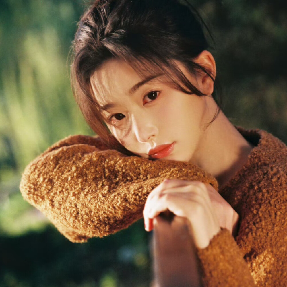 孔雪儿套图可二改注季佳可换背景图