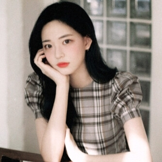 
Not all secret love can see the light of the sky.+"追溯著蝴蝶效應的虛渺"