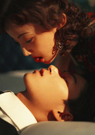 暗影侦探剧照，王涛吴佳怡主演