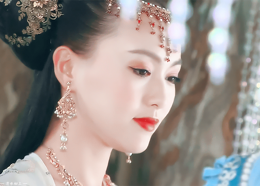 唐嫣 | 独孤宁珂
cr:清水初上