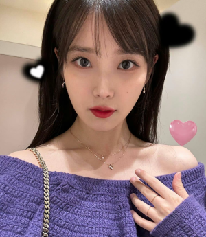 李知恩 IU