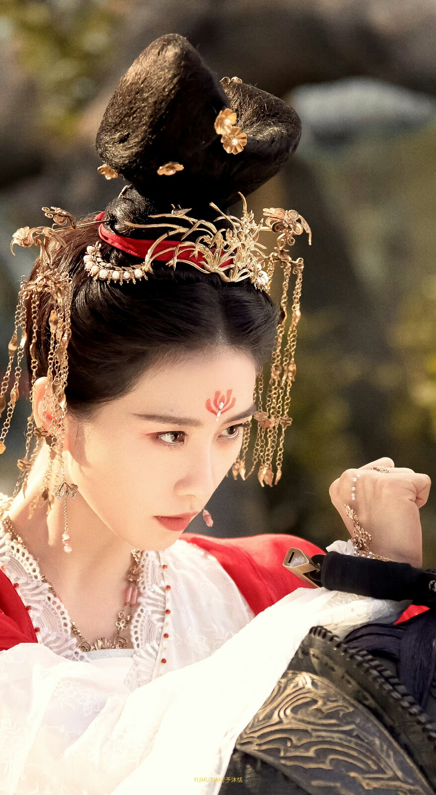 一念关山｜刘诗诗
cr：予沐恬