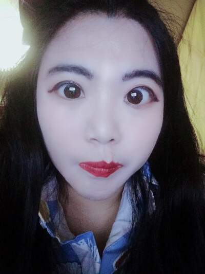 左脸面瘫有灰色胎记长头发邱莹莹我最近最近一直不能来月经 一直想喝冰的矿泉水