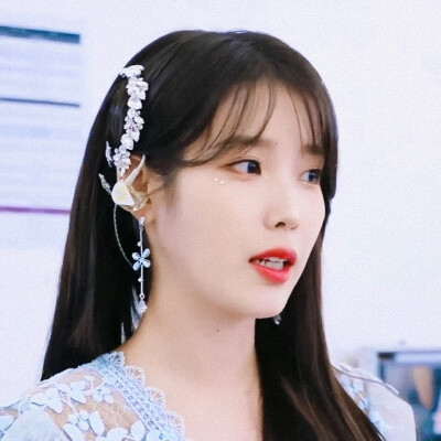 IU | IUTV
cr:窥见银河星雾