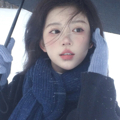 雪地女头