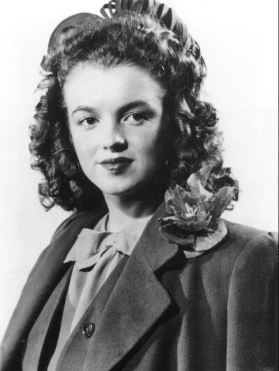 1944年18岁的玛丽莲梦露