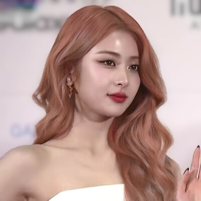 •许允真 可二改 套图
【需注明＋注在描述】