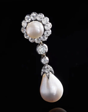 珍珠胸针，属于奥地利女大公玛丽亚·伊玛库拉塔