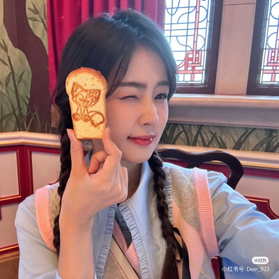 爱豆——白鹿照片