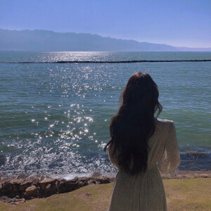 女生背影背景头像,套图另外收集!