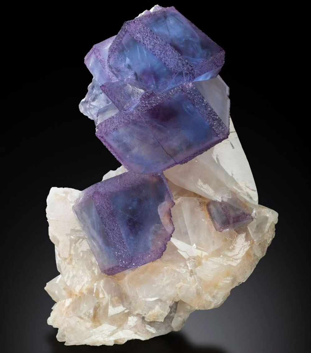 Fluorite on Calcite 萤石 方解石底座 紫 粉 Josefa-Veneros vein, La Collada mining area, Asturias, Spain 西班牙 Size 21 cm