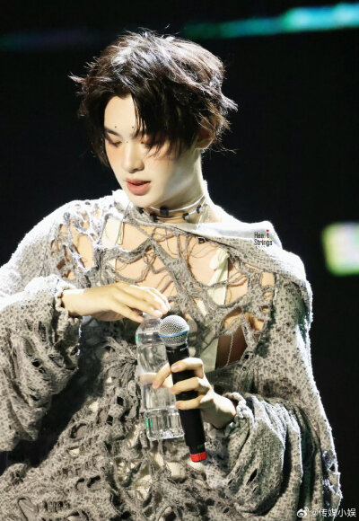 黄明昊