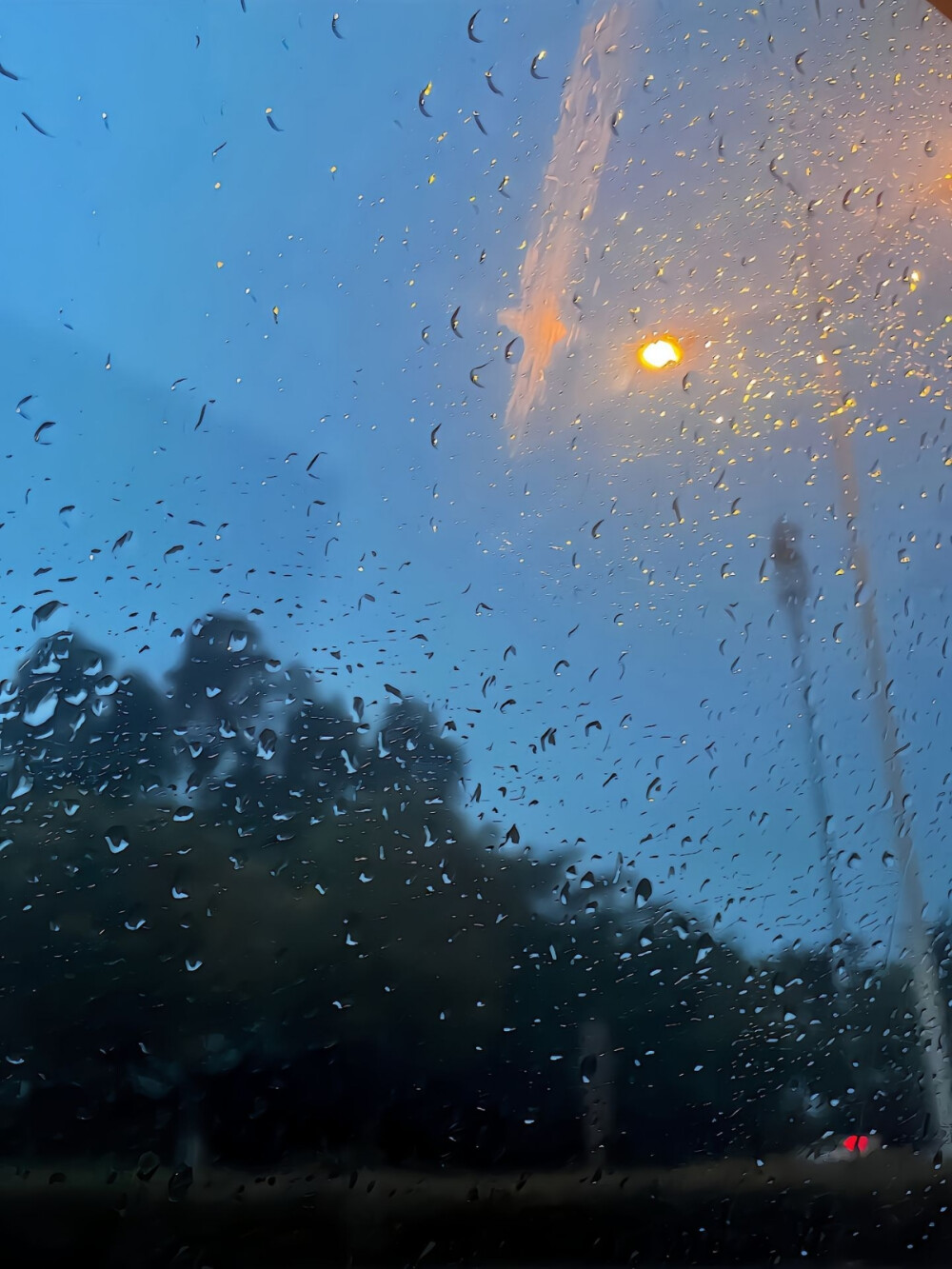 雨天背景图