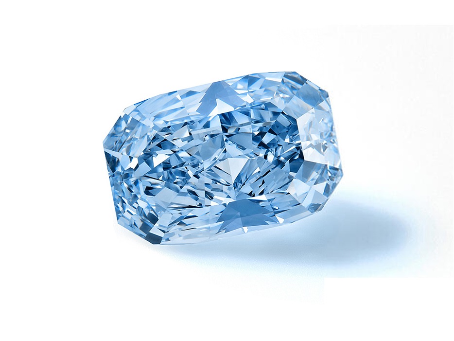 De Beers 稀有蓝钻系列「The De Beers Exceptional Blue Collection」共由8颗总重32.09ct的蓝钻裸石组成，估价2800万-5000万美元。其中最大的一颗「Infinite Blue」重11.28ct，阶梯式切割，经 GIA 鉴定达到 Fancy Vivid Blue 色级。在Sotheby's 苏富比香港最终以1.982亿港元成交（约合2531万美元）低于拍前预期的2800万美元