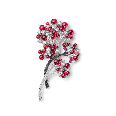 Chaumet 尚美 Chant du Printemps brooch 樱之漫歌 春天之歌胸针 受日本掐丝珐琅工艺的启发，胸针上的红宝石和红榴石花蕾在缟玛瑙和钻石的映衬下绽放枝头