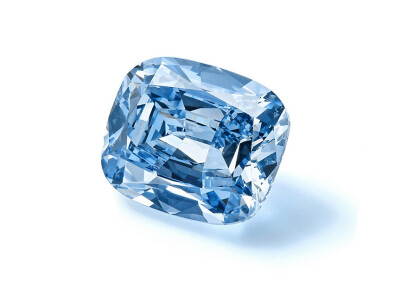 De Beers 稀有蓝钻系列「The De Beers Exceptional Blue Collection」共由8颗总重32.09ct的蓝钻裸石组成，估价2800万-5000万美元。其中最大的一颗「Infinite Blue」重11.28ct，阶梯式切割，经 GIA 鉴定达到 Fancy Vi…