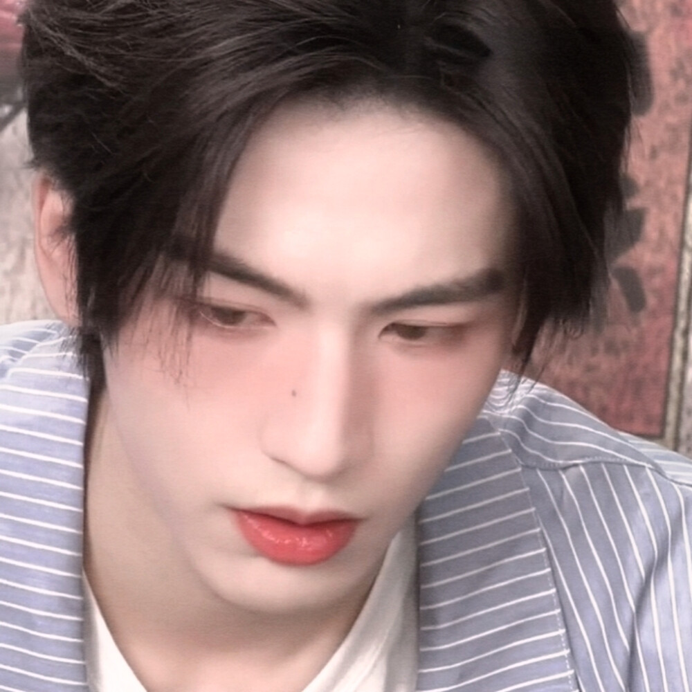 张凌赫可二改，注明沈亓璇，已微调。仅标描述！禁用标签