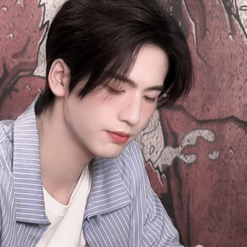 张凌赫可二改，注明沈亓璇，已微调。仅标描述！禁用标签