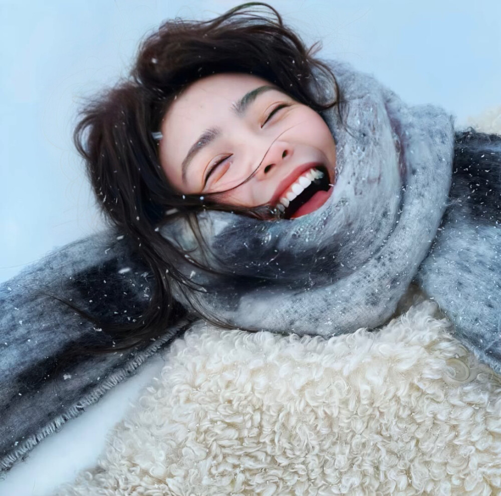 女生头像 微信头像 冬日头像 清冷感 雪地