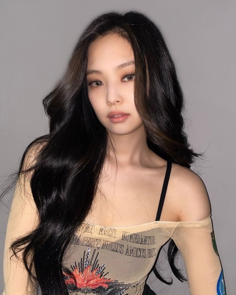 JENNIE 金珍妮