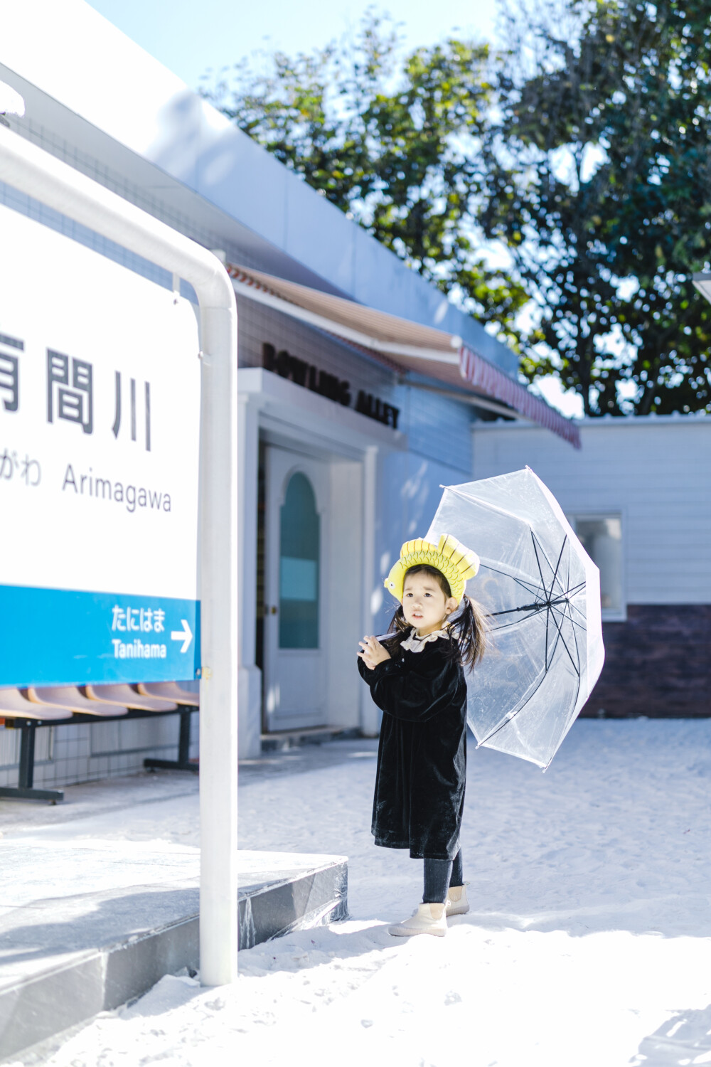 随手拍了几张女儿的照片
摄影：洪小漩
场地：田野和季风
顺手给菲比拍了几张照片。再不发就没有时效了。
当天应该配个蝴蝶结的，失策了。