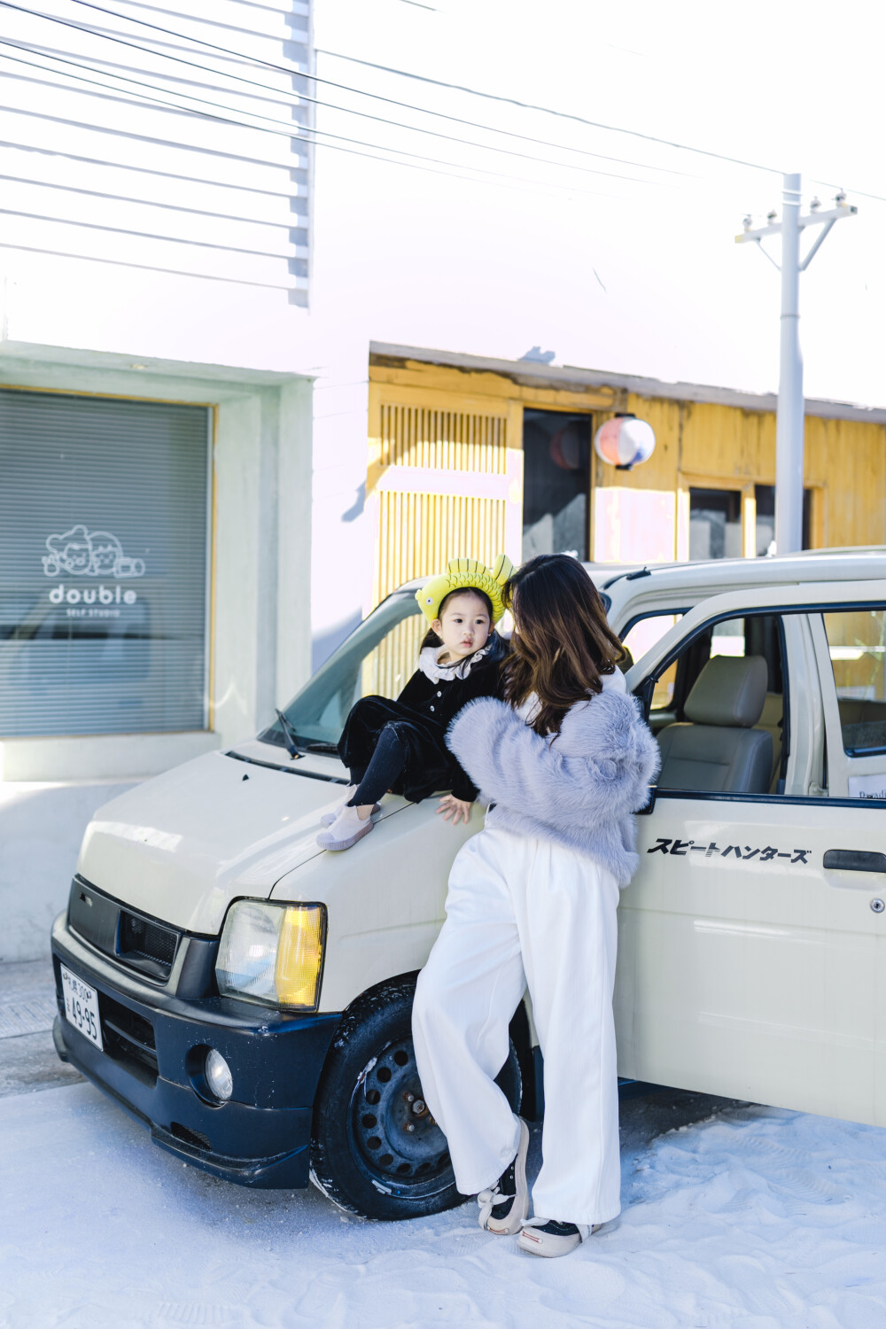 随手拍了几张女儿的照片
摄影：洪小漩
场地：田野和季风
顺手给菲比拍了几张照片。再不发就没有时效了。
当天应该配个蝴蝶结的，失策了。