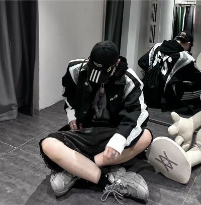 裤裤的男生头像