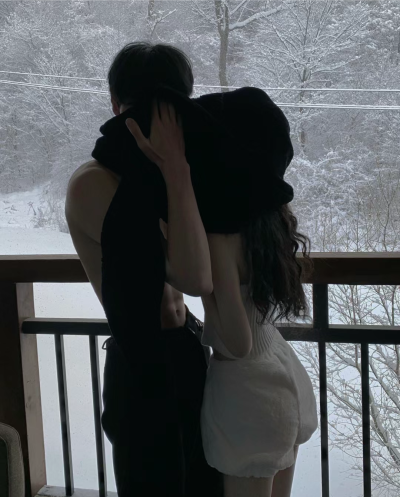 兔子耳朵竖起来的时候是在等你说想我