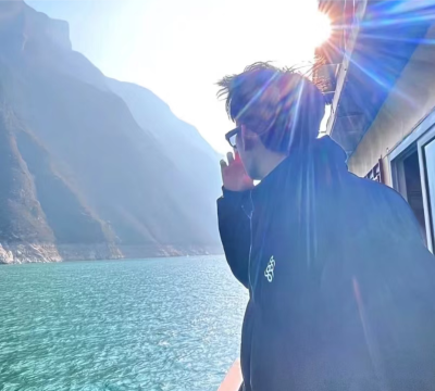 裤裤的男生头像