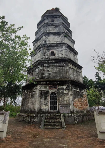 粤 吴川 双峰塔