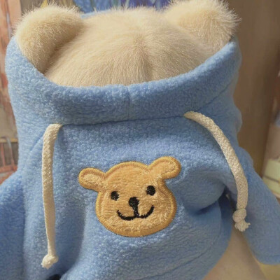 很久以前有个野怪脾气特别暴躁，所以它吞噬了一千颗月亮因为没有人喜欢它。
有一天它遇到了最后一颗月亮，野怪说：嘿给我个不吃你的理由。
月亮说：因为我的名字叫月来月。
野怪说：你叫什么名字和我吃你有关系吗？
…