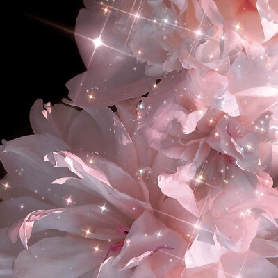  “我是那朵倔强的花，他是那阵拉扯我的风.”
宋雨琦YUQI cr.苏稚童