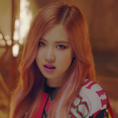 ROSÉ× playing with fire