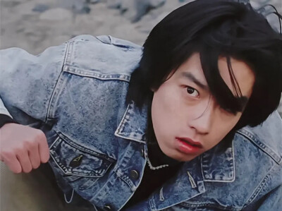 高山我梦
吉冈毅志
盖亚奥特曼